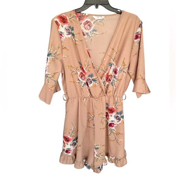 Other - Boutique Taupe Floral Romper Size: XL